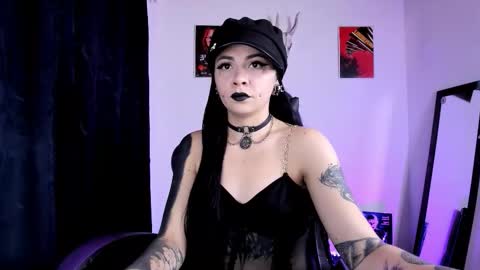 Snapshot of emilyrymer chatting on 09-28-25, 09:53 Emily Support me to have 100 likes plx online show from 09-28-25, 09:53