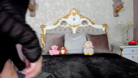 Emily  online show from 06-04-26, 07:09