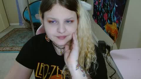 Snapshot of emilyshaze chatting on 01-21-25, 02:43 emily haze online show from 01-21-25, 02:43