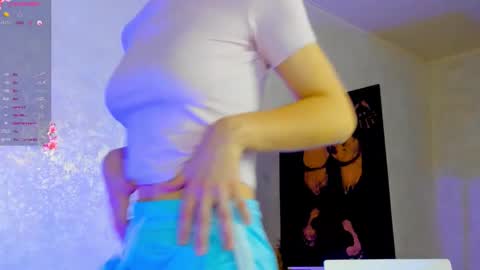 Snapshot of emilytrase chatting on 03-10-26, 01:21 Betty online show from 03-10-26, 01:21