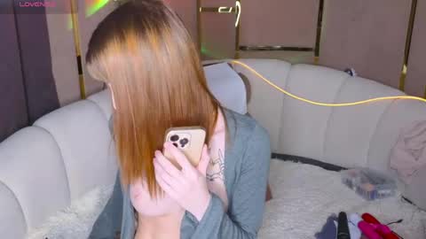 Snapshot of emilytrays chatting on 04-29-26, 08:18 Emily wish-list online show from 04-29-26, 08:18