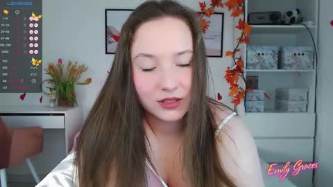 Snapshot of emilyxgrasez chatting on 03-11-25, 06:32 Emily online show from 03-11-25, 06:32