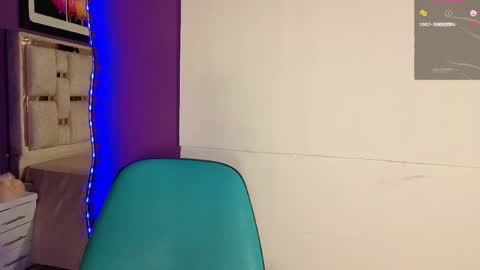Snapshot of emilyy_cooperr chatting on 06-01-26, 12:18 emilyy_cooperr online show from 06-01-26, 12:18