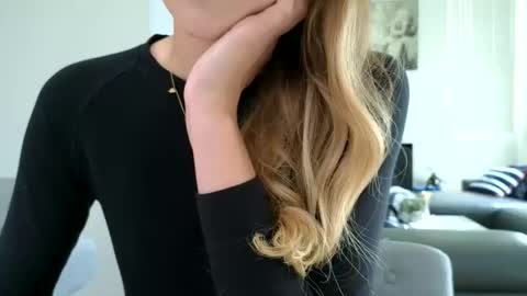 emilly online show from 10-17-25, 08:11