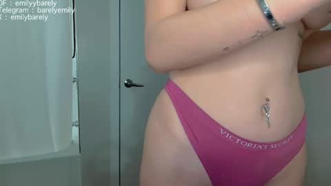 Snapshot of emilyybarely chatting on 03-09-26, 01:26 Emily brunette and Charlotte redhead online show from 03-09-26, 01:26