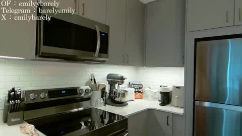 Snapshot of emilyybarely chatting on 03-24-26, 02:11 Emily brunette and Charlotte redhead online show from 03-24-26, 02:11