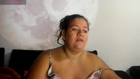 Snapshot of emilyycurvy_ chatting on 06-11-26, 02:53 Jhoanna online show from 06-11-26, 02:53