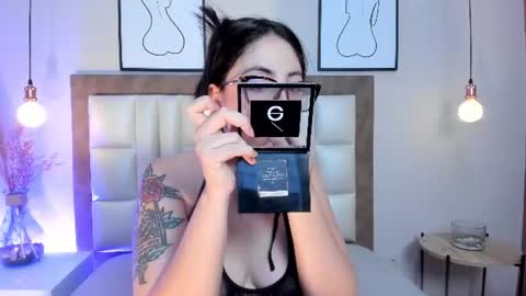 Snapshot of emilyywatson chatting on 06-08-26, 12:16 Emilyy Watson online show from 06-08-26, 12:16