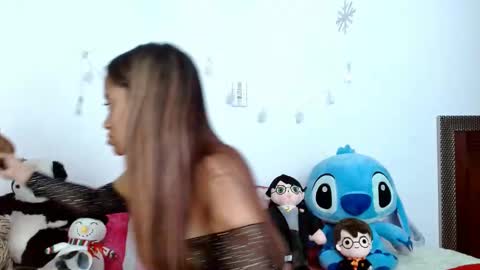 Snapshot of emilyzans07 chatting on 02-15-25, 05:28 emilyzans07 online show from 02-15-25, 05:28