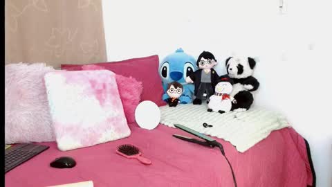 Snapshot of emilyzans07 chatting on 02-26-25, 05:39 emilyzans07 online show from 02-26-25, 05:39