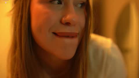 Snapshot of eminent_eva chatting on 12-19-25, 01:51 Eminent Eva online show from 12-19-25, 01:51