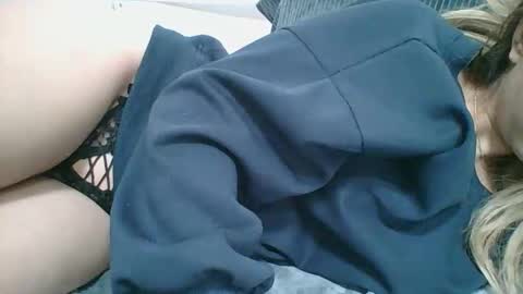 emma_991 online show from 12-01-25, 11:15