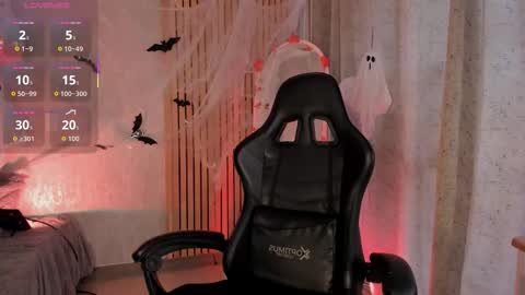 Snapshot of emma_____________ chatting on 10-28-25, 09:06 online show from 10-28-25, 09:06