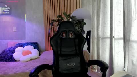 Snapshot of emma_____________ chatting on 01-18-26, 09:07 online show from 01-18-26, 09:07