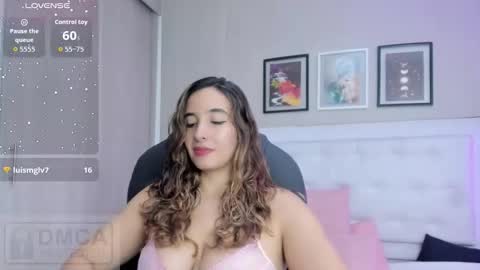 Snapshot of emma__smith01 chatting on 03-25-26, 11:27 Emma online show from 03-25-26, 11:27