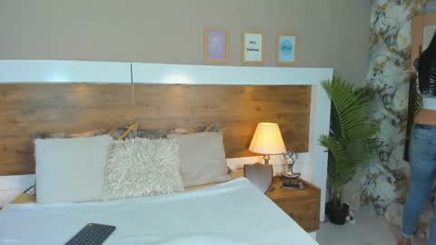 Emma  online show from 03-05-25, 12:00