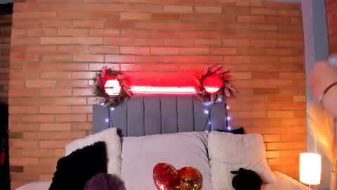 Hey Im EmmaHelp me reach 100 likes online show from 07-10-26, 07:16