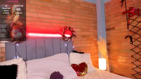 Hey Im EmmaHelp me reach 100 likes online show from 07-16-26, 07:09