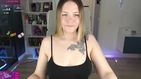 Snapshot of emma_bryan chatting on 05-08-26, 04:56 Emma online show from 05-08-26, 04:56