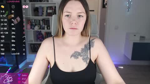 Snapshot of emma_bryan chatting on 05-21-26, 09:11 Emma online show from 05-21-26, 09:11