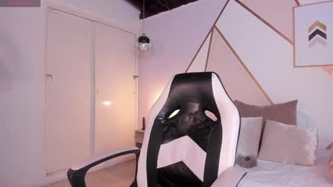 pau online show from 12-25-24, 07:56