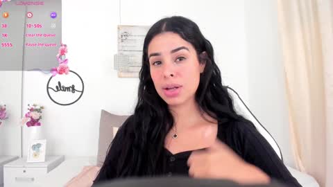 Snapshot of emma_castilloo chatting on 12-11-24, 01:58 Emma Castillo online show from 12-11-24, 01:58