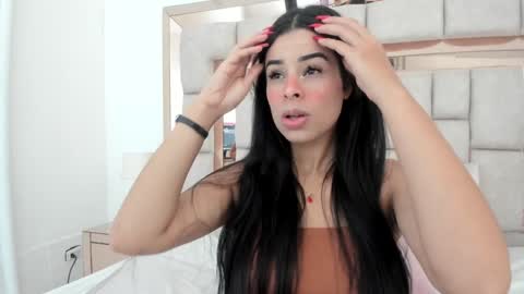 Snapshot of emma_castilloo chatting on 12-29-24, 04:19 Emma Castillo online show from 12-29-24, 04:19