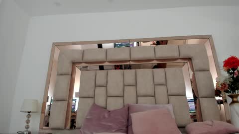 Snapshot of emma_castilloo chatting on 12-29-24, 07:22 Emma Castillo online show from 12-29-24, 07:22