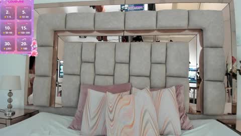 Snapshot of emma_castilloo chatting on 01-22-25, 12:17 Emma Castillo online show from 01-22-25, 12:17