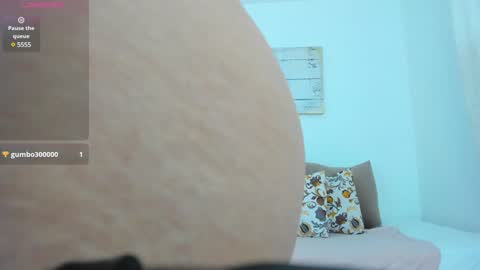 Snapshot of emma_castilloo chatting on 01-31-25, 10:21 Emma Castillo online show from 01-31-25, 10:21