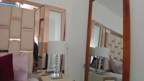 Snapshot of emma_castilloo chatting on 02-02-25, 03:32 Emma Castillo online show from 02-02-25, 03:32