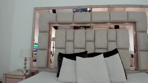 Snapshot of emma_castilloo chatting on 02-11-25, 12:27 Emma Castillo online show from 02-11-25, 12:27