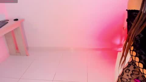 Emma online show from 04-28-26, 02:27