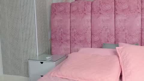 Emma online show from 04-26-26, 03:04