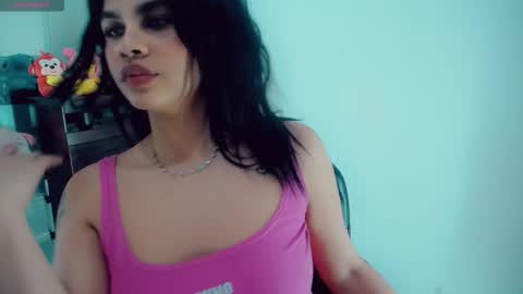 Snapshot of emma_diva chatting on 11-13-25, 11:25 emma online show from 11-13-25, 11:25