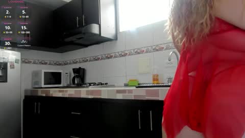 Snapshot of emma_eva1 chatting on 12-15-25, 02:32 Emma online show from 12-15-25, 02:32