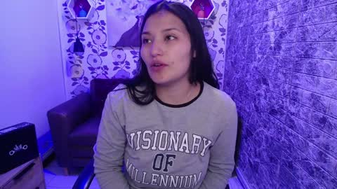 Snapshot of emma_garciaa_ chatting on 01-21-25, 03:48 emma online show from 01-21-25, 03:48