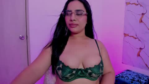Snapshot of emma_hillton chatting on 05-26-26, 02:40 Emma online show from 05-26-26, 02:40