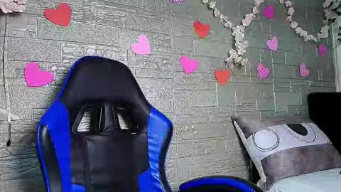 Emma Miel  online show from 12-05-25, 02:09