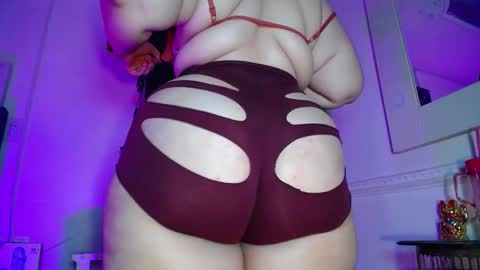 Snapshot of emma_hoot1 chatting on 11-06-25, 01:17 emma online show from 11-06-25, 01:17