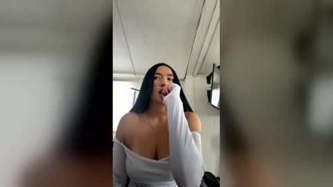 emma_johnson_ online show from 06-04-26, 04:24