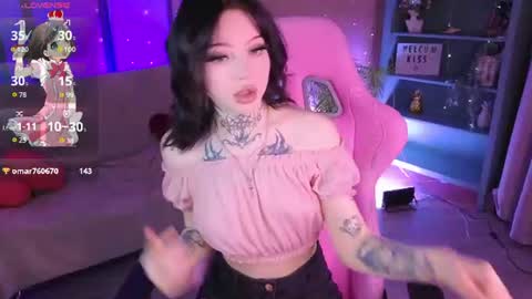 Snapshot of emma_kirks chatting on 06-20-26, 12:30 emma_kirks online show from 06-20-26, 12:30