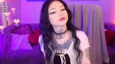 Snapshot of emma_kirks chatting on 07-06-26, 05:26 emma_kirks online show from 07-06-26, 05:26
