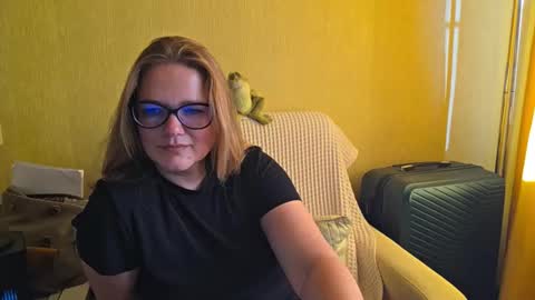 Snapshot of emma_misty_ chatting on 09-22-25, 02:19 emma_misty_ online show from 09-22-25, 02:19