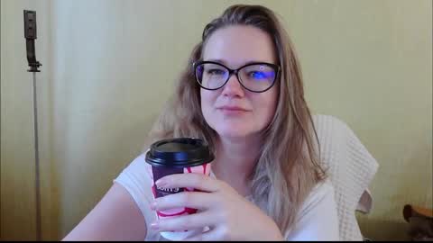 Snapshot of emma_misty_ chatting on 10-27-25, 06:17 emma_misty_ online show from 10-27-25, 06:17