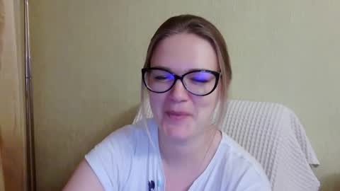 Snapshot of emma_misty_ chatting on 11-10-25, 06:18 emma_misty_ online show from 11-10-25, 06:18