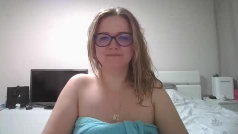 Snapshot of emma_misty_ chatting on 03-10-26, 08:58 emma_misty_ online show from 03-10-26, 08:58