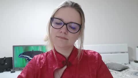 Snapshot of emma_misty_ chatting on 03-16-26, 08:57 emma_misty_ online show from 03-16-26, 08:57