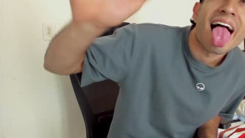 Snapshot of emma_muscle_ chatting on 01-25-25, 12:59 emma online show from 01-25-25, 12:59