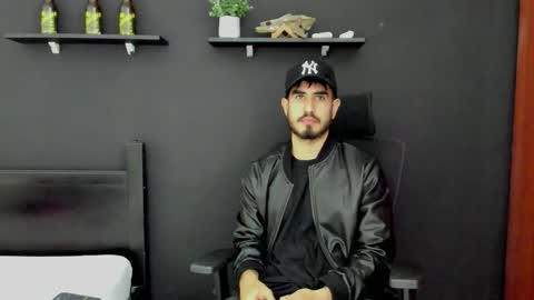 Snapshot of emma_muscle_ chatting on 10-20-25, 02:23 emma online show from 10-20-25, 02:23